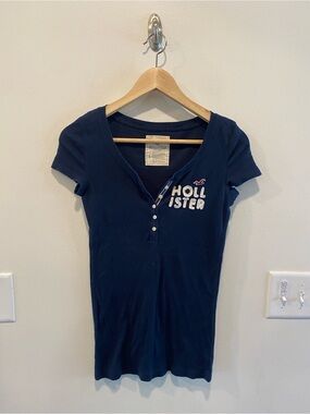 Hollister Womens vintage Y2K henley top Size Large stretch slim spell out
